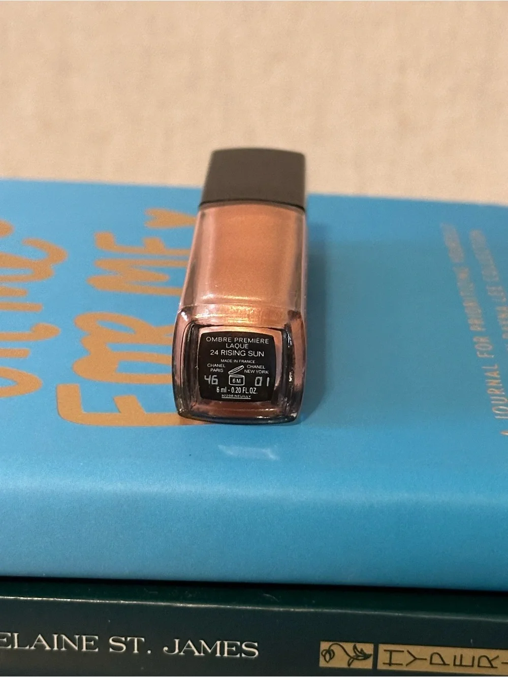 CHANEL OMBRE PRMIERE LAQUE Long Wear Liquid Eyeshadow Shade 24 Rising Sun